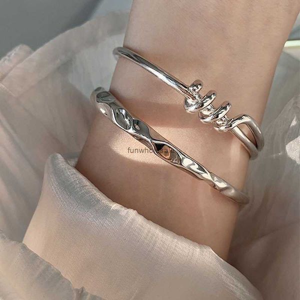 KNOTING HEAGE Industrie 925 reines Silberarmband Frauen Gleichgültigkeit im Design