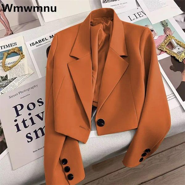 Ternos femininos da primavera coreana Verão Blazers curtos Blazers vintage Jackets Casual Orange Orange Oversize 70 kg Casacos chiques Cabeça