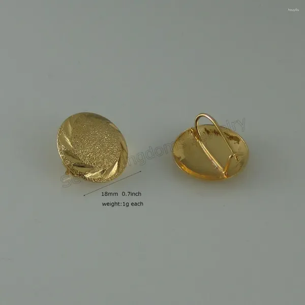 Серьги с серьгами тип зажима на задней стороне диаметром поверхности 18 мм 0,7 дюйма с желтым золотом покрыта