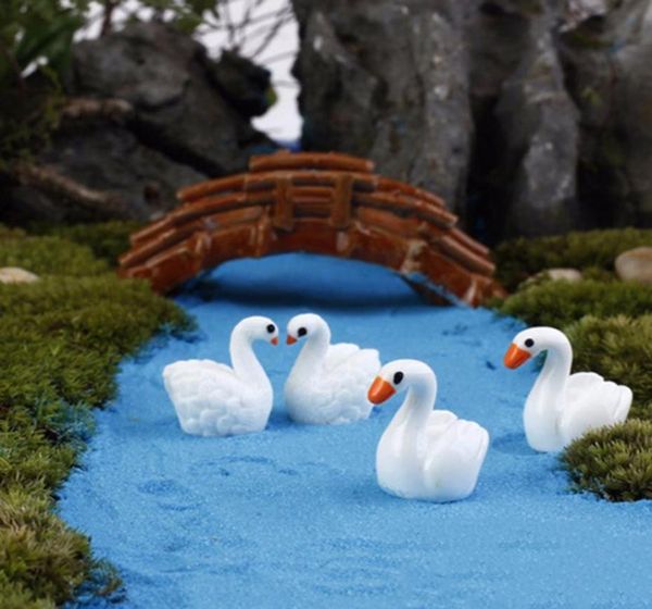100pcSset Resina Miniature Swan Ornamentos de decoração Micro jardim paisagem Figuras do cisne branco Decoração da casa