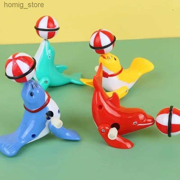 Giocattoli Wind-Up One pezzi Set di avvolgimento eseguirà un romanzo di rotazione a 360 gradi Cine Mmill Orologio Sea Leone Top Palling Educational Toy Y240416