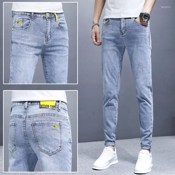 Jeans masculinos Marca de moda de rua rasgada Slim Fit Blue Light Stret