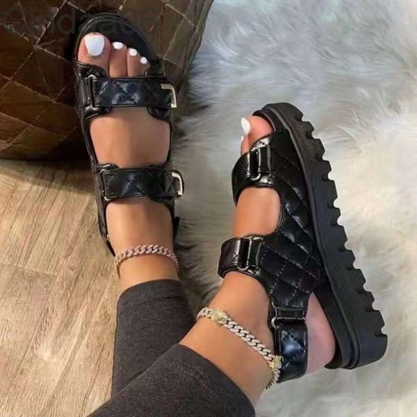 Sommer Neue Modeplattform Sandalen Designer rutschen dicker unterer Kopf weibliche Flats Sandale Plus -Größe Schuhe