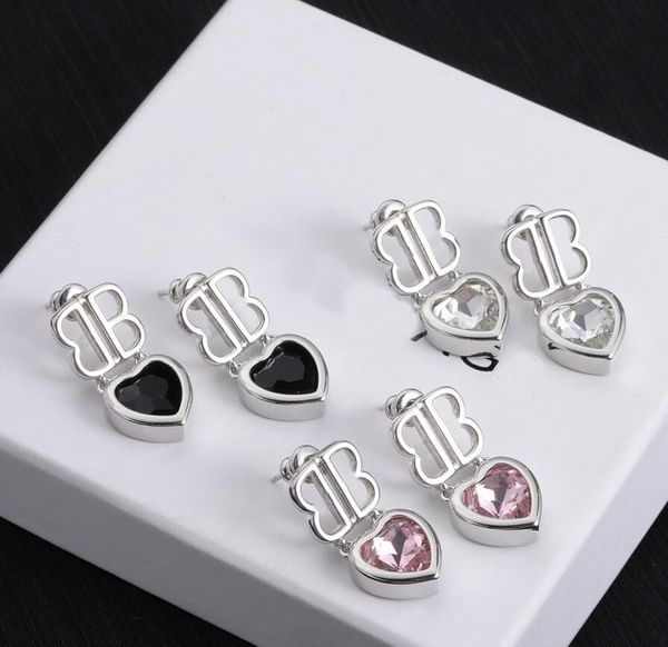 Stylish süßes Kristall Herz Anhänger Dangle Ohrring Designer Frauen Mädchen Ins Style Silberschild Briefe Ohrringe Messing Eardrop Beliebte Schmuckaccessoires