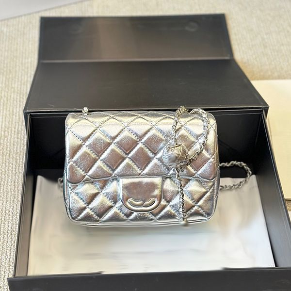 Woc Silver Ball Chain Bag Bag Bag Saco de ombro feminino Hardware de diamante CC Bolsa de luxo Bola de luxo Cadeia Ajusta Bolsa de vestido de jantar 18cm