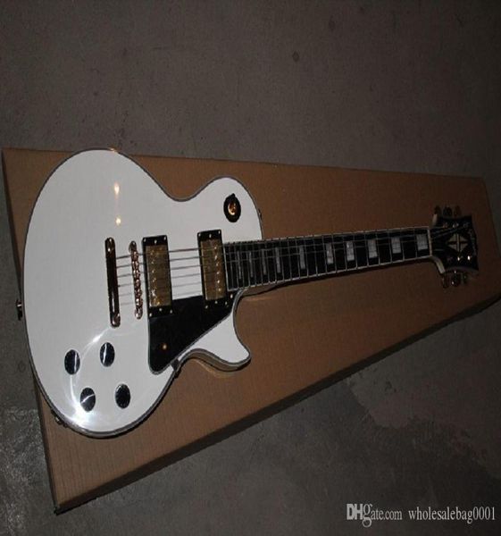В целом качественный новый стиль хороший гриф G LP Custom White Electric Guitar с Golden Hardware9409451