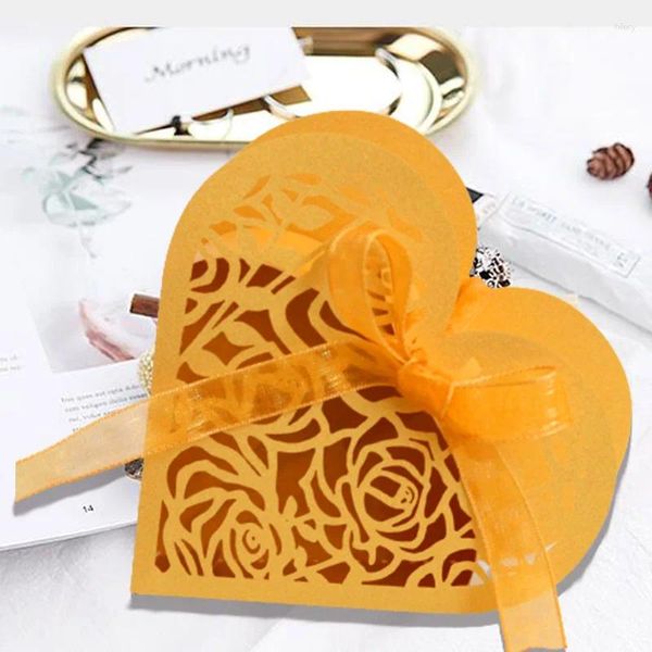 Geschenkverpackung 50pcs Rose Blumenlaser geschnitten Hochzeit Gefälligkeiten Box DIY Hollow Candy Boxe mit Band Babyparty Engagement Party Dekor Dekor Dekor