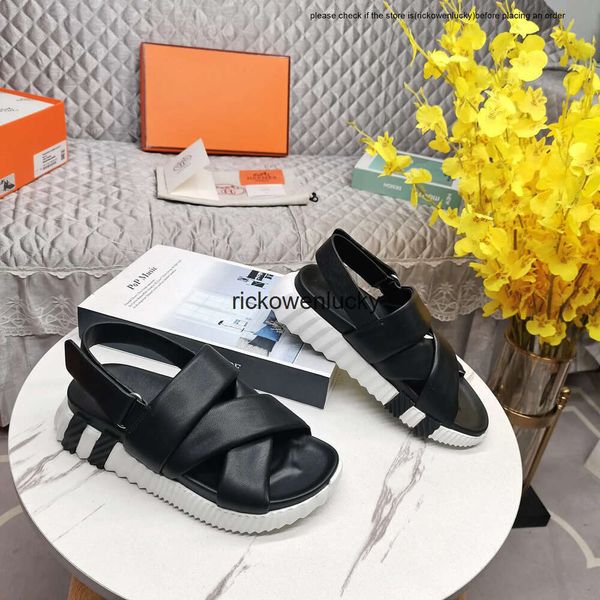 Schuhe Sandalen Designer Damen stilvoller und komfortabler Anti-Rutsch- und Abriebfest hochwertiger Stoff kostenlos Versand superlicht schwarzweiß