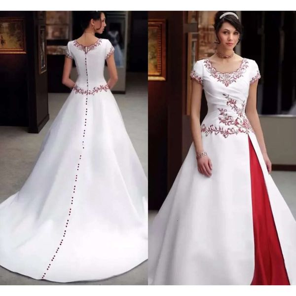 Свадебное красное белое платье и винтаж 2022 Кружевые пуговицы для вышивки Крапка Краткое рукав. Стражные платья из пятен