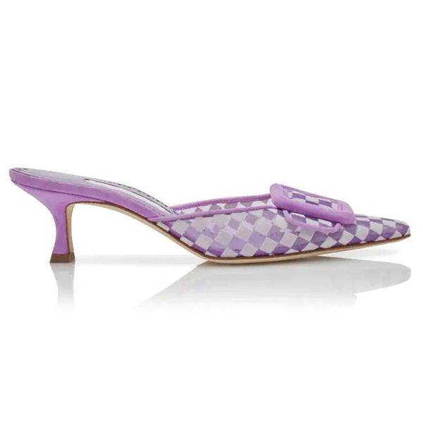 Фиолетовые сетчатые клетчатые мулы женщины роскошные каблуки Санделе дизайнерские сандалии сексуальные заостренные ноги на скольжениях Stietto Low Heel обувь комната Sliders Slipper Square Buckle
