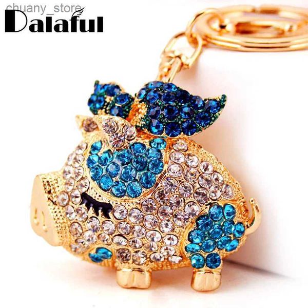 Tornari percorsi Nuovo marchio Cute Chic Pig Wings Crystal Rhinestone Keyrings Taster Chains Weight Bag Borse Citypants for Car Keecheins K250 Y240417