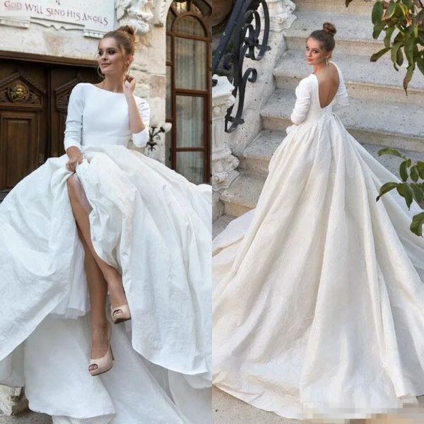 2024 abiti da sposa semplici sexy senza schiena una linea senza maniche taxta bateau tunline personalizzata su misura