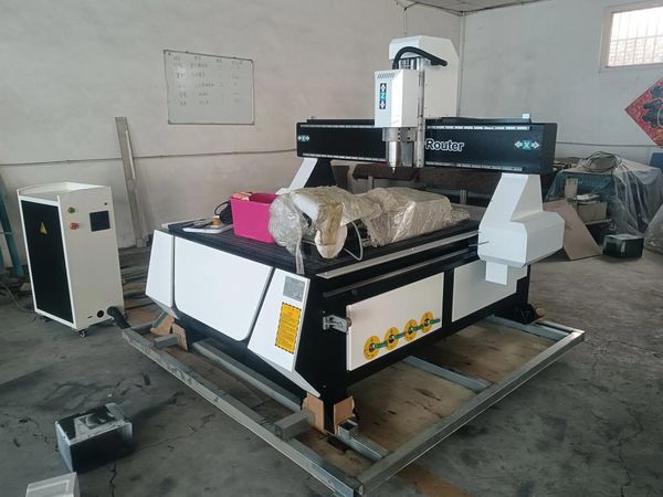 En kaliteli mini 3 eksen CNC yönlendirici/küçük ahşap mermer plastik cam ve metal işler1212 Boyut