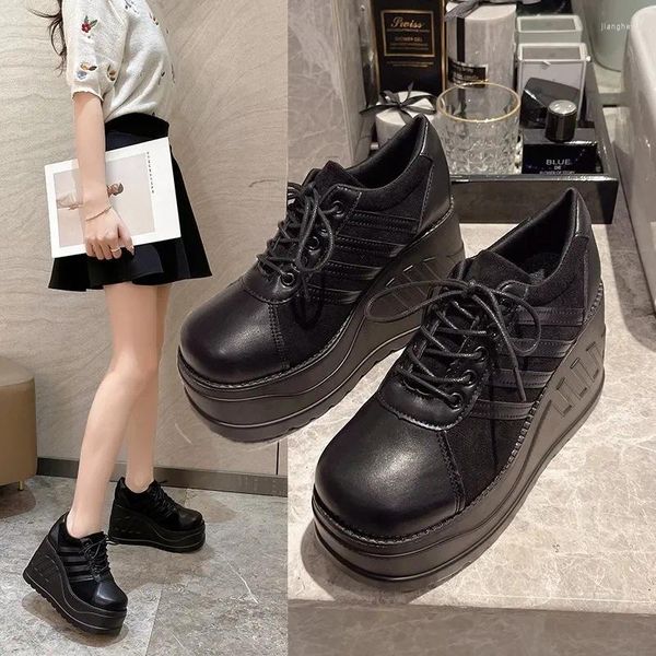 Scarpe casual a strisce nera in stile punk solo suola alzata per spugna alzata scarpa singola 2024 primavera e tallone inclinata autunnale femminile