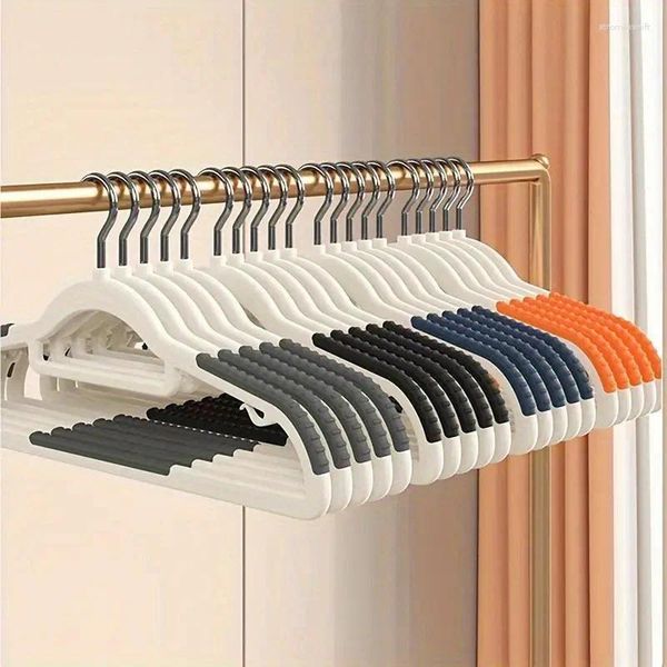 Kleiderbügel 10 PCs Elegante polierte Kleiderbügel: Schulterschutz Langlebiger raumsparender Marke-freies Design für die Perfektion des Kleiderschranks