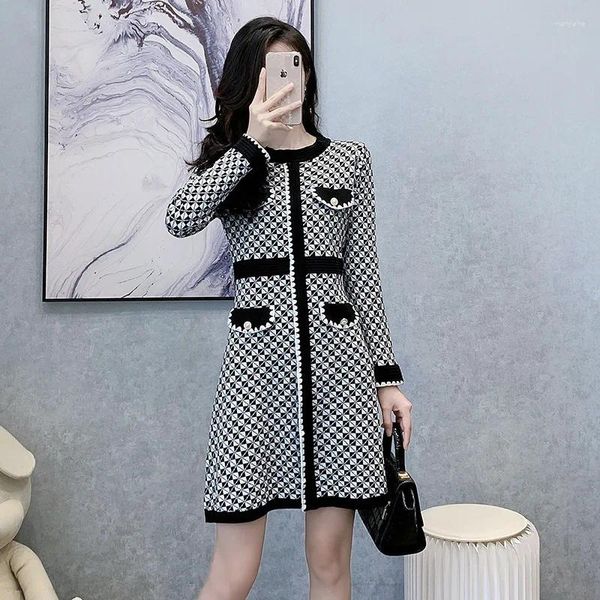 Vestidos casuais vestido de suéter de malha coreano Autumn Women Fashion Fashion Vintage Round pescoço xadrez corpora de femme roupas q479