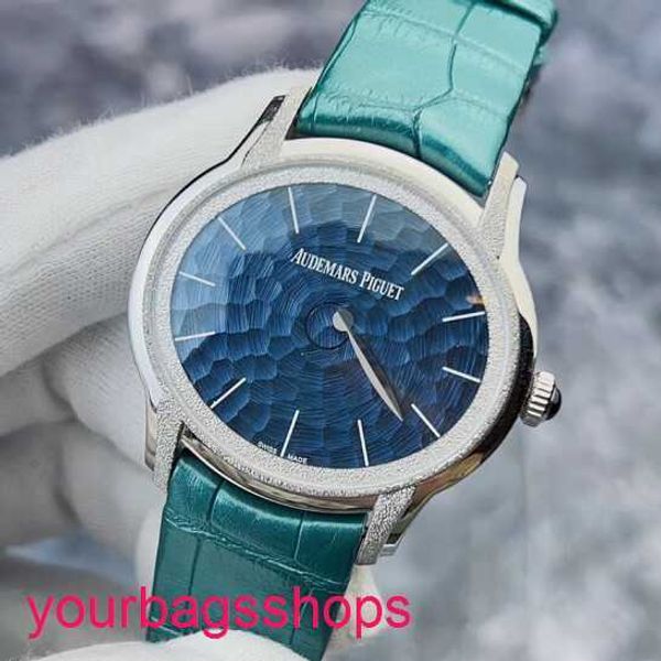 AP Titanium Handgelenk Uhr Uhr Millennium Serie Womens 77266BC Frost Goldhandwerk Blaues Ripple -Zifferblatt mit Zeigerdesign Automatische Mechanical Ladies Uhr
