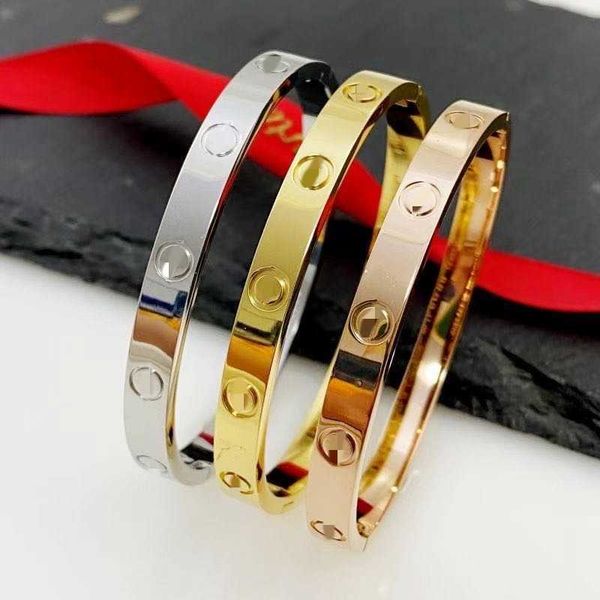 Design extravagante e mulher para pulseira on -line venda 18K Rose Gold Family Bracelet Feminino Full Diamond Nail Casal com pulseira de alta qualidade