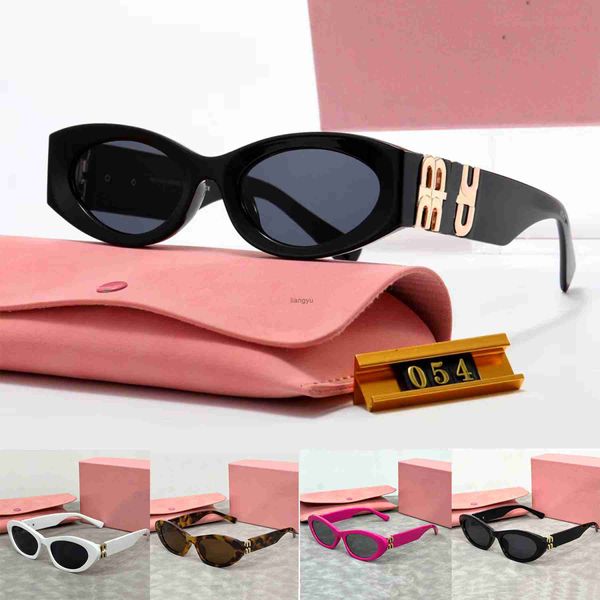 Miui-Designerin Sonnenbrille Sonnenbrille für Frauen Frauen Sonnenbrille Mode Outdoor Eternal Classic Style Eyewear Multi-Stil-Vollbildbraten