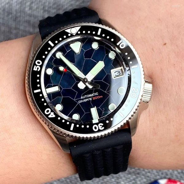 Нарученные часы 37 мм чернокожие на циферблате NH35 Tandorio 200m Diver 120 Нажмите Sapphire стеклянный