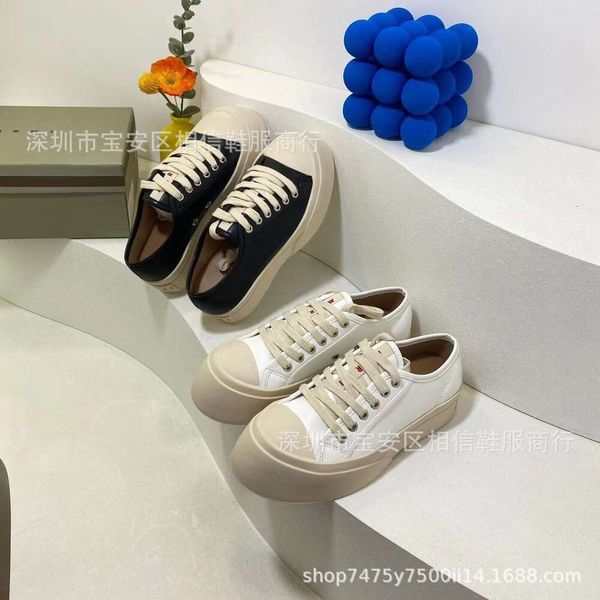 Four Seasons Little White Shoes Amarre -se de grossa Sole Board Mani Big Head Matsuke Cheia de Cowhide Sports para mulheres