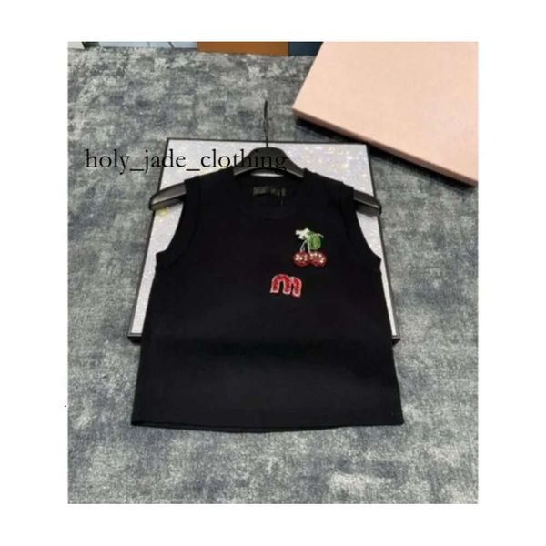 Miui Top Бесплатный размер дизайнерские футболки с одним размером топы Tops Miumiuss Tshirt Designer Summer Men's Women Vest Miumu Top Luxury Fashion Singlet Sports Fitness Vest 3165