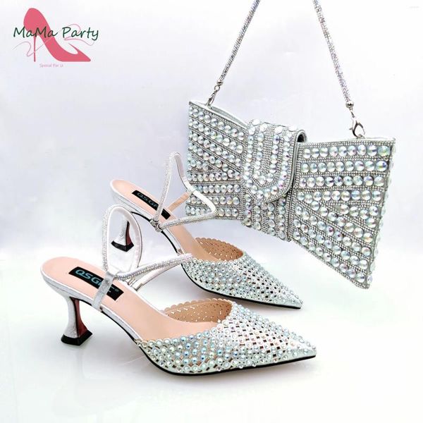 Scarpe vestiti Autunno Arrivals Design italiano Women Matching and Bag Set in argento Pompe di alta qualità per Garden Party