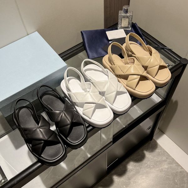 Top-Designer-Sandalen, Hausschuhe, hochwertige Damenschuhe, Kristallkalbleder-Freizeitschuhe, gesteppte Plattform, sommerliche bequeme Strandschnalle, weiche und dicke Schuhe