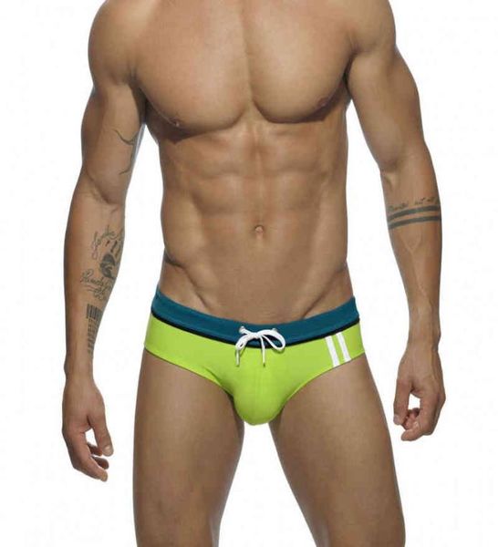 Men039s costumi da bagno sexy a bassa vita da bagno a bassa costume da bagno a strisce Summer Swim Swim Briefs Fashion Fashion Sport Pad Up B7779545