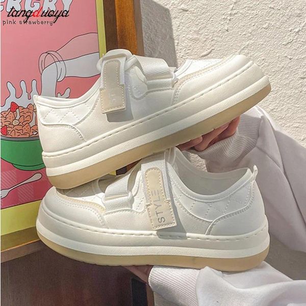 Lässige Schuhe Plattform vulkanisieren Frauen -Sneaker Kawaii 2024 Koreanische Liebe Herbst Frühling flache Lolita Canvas Tenniskorb Weiß