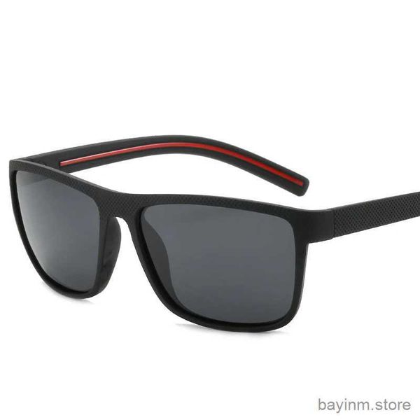 Óculos de sol Brand Óculos de sol polarizados para homens Plástico Oculos de Sol Mens moda quadrada dirigindo óculos viagens Sun Glass