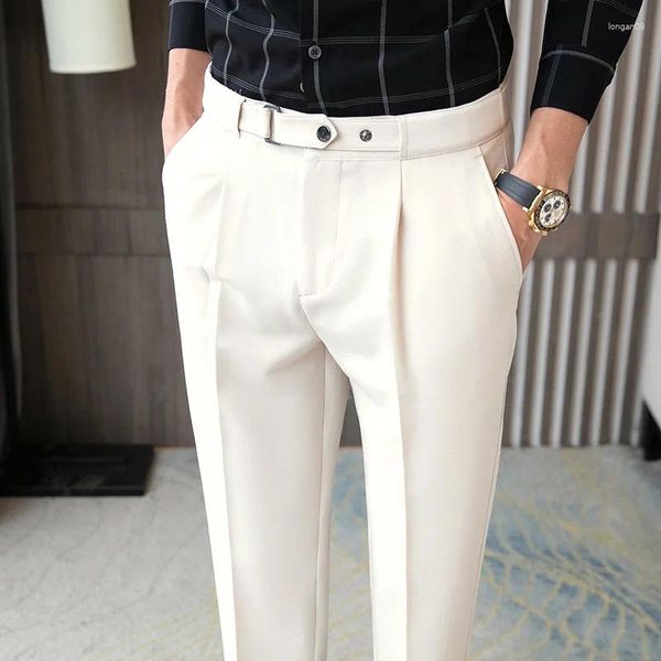 Ternos masculinos Four Seasons Corean Fashion Caist Design com um penduramento e magro de calças cortantes pequenas e retas