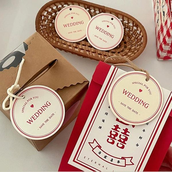 Enrolamento de presente Rotundity Prind Wedding Small Hang Tag Red Letter 4cm Flower Sovenir Candy Box Decorate Card Sobremesas Label