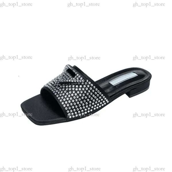 P Sandalendreieck Strass Slipon Sandalen Designer Slides Frauen Pantoffeln Luxus Sommerrutsche Ladies Beach Sexy Chunky Heels Klassische Low -Heel Slipper Schuhe 2147