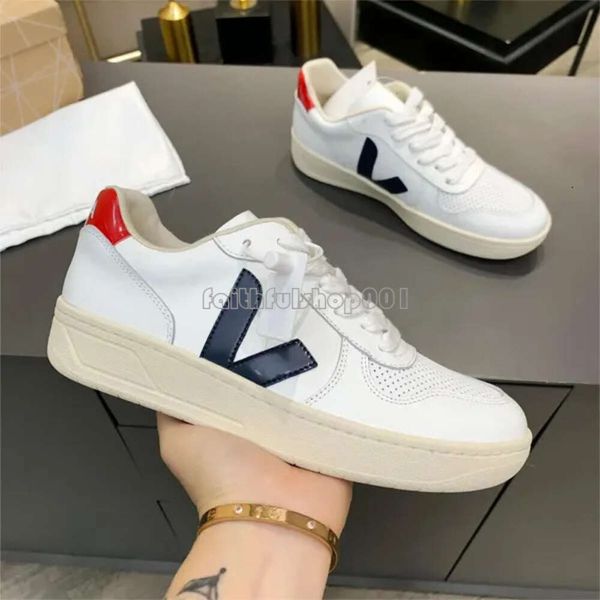 Fashion francese Brasile verde a basso contenuto di carbonio a basso contenuto di carbonio V Piattate di cotone biologiche Sneakers Women Casual Classic White Designer SS Mens Moca