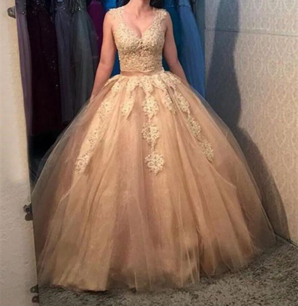 Sexy Illusion Rücken Quinceanera Kleider Ballkleid Spitze Applikat Ribbon Bastaps v Hals Formale Eening Festzugskleid 2024 Mitte gemacht