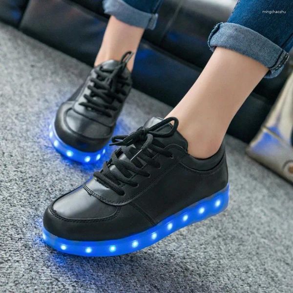 Scarpe casual taglia 46 caricatore USB Sneaker luminose Donna Led Slifori unisex signore luminose traspirabili