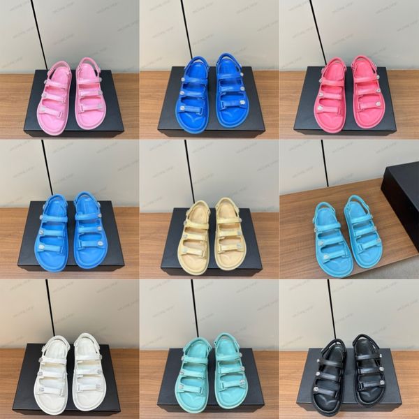 Tasarımcı Sandal Kadınlar için En Kaliteli Deri Platform Baba Sandalları Kilitleme C Toka Kayışları Yaz Ayakkabıları Slaytlar Kalın Alt Kancalı Döngü Günlük Plaj Terlikleri