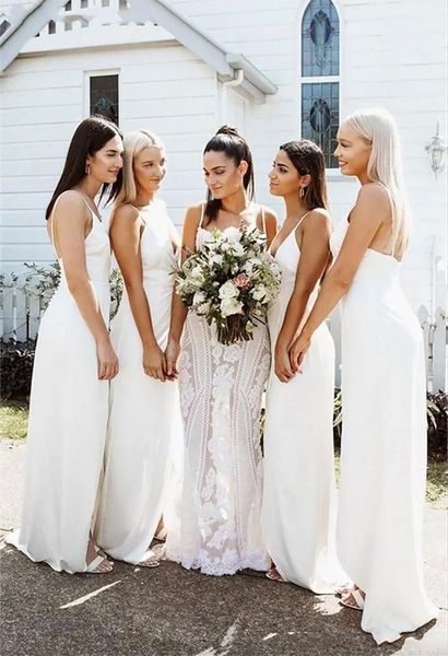 Billige einfache böhmische Scheide Brautjungfer Kleider vorne Schlitz Spaghetti Straps Strand Hochzeit Gastkleider Mädchen Maid of Honor Kleider Boho Roben