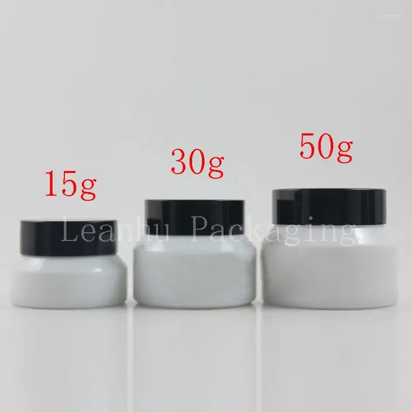 Speicherflaschen (12 pc/lot) Großhandel 15G/30g/50 g Weißglasflasche mit schwarzer Kappe Maske/Creme Verpackung Behälter Make-up Subpotting