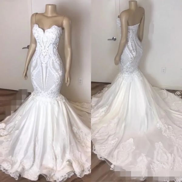 Abiti da sposa sirena di lussuoso pizzo in pizzo Scacciatura a cuore Scatenata Spazzatura di paillettes di tulle in gambita da sposa da sposa su misura