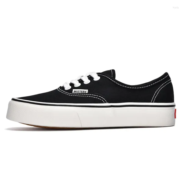 Sapatos casuais Qualidade unissex canvas de baixo tenista de tênis Lace Up Up Black School Board All Match 35-44