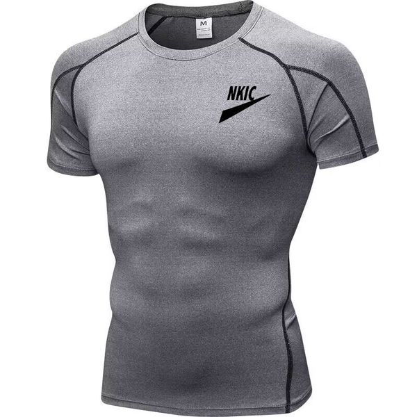 Masculino compressão execução de logotipo de marca preto camiseta fitness fitness manga curta esporte treinamento de camisetas camisetas camisetas de corrida ginásio esportivo de ginástica