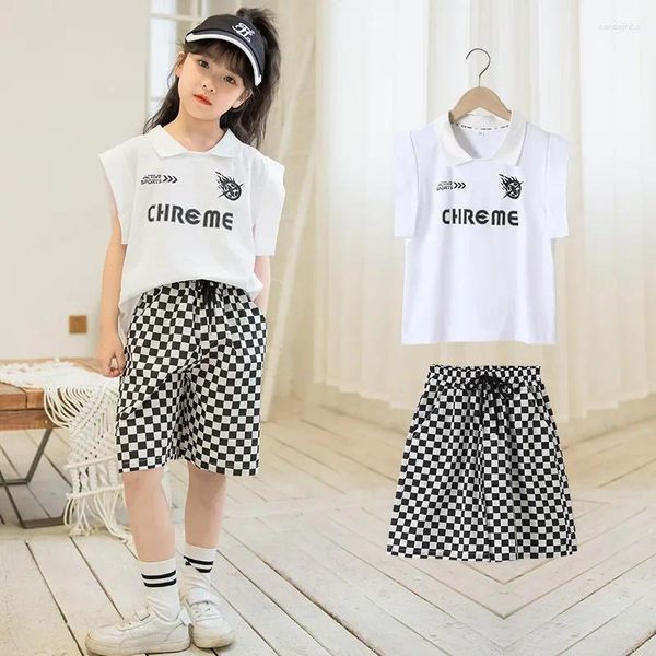 Set di abbigliamento 2024 Korean Summer Children Girl Tracksuit Teenager Letter T-shirt Shorts Phorts Girls from 4-12 anni
