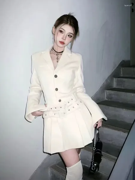Lässige Kleider französische süße Wollkleid Frauen Mode maßgeschneiderte Kragengürtel Temperament Koreanisch Solid Slimming Spring Chic Lady