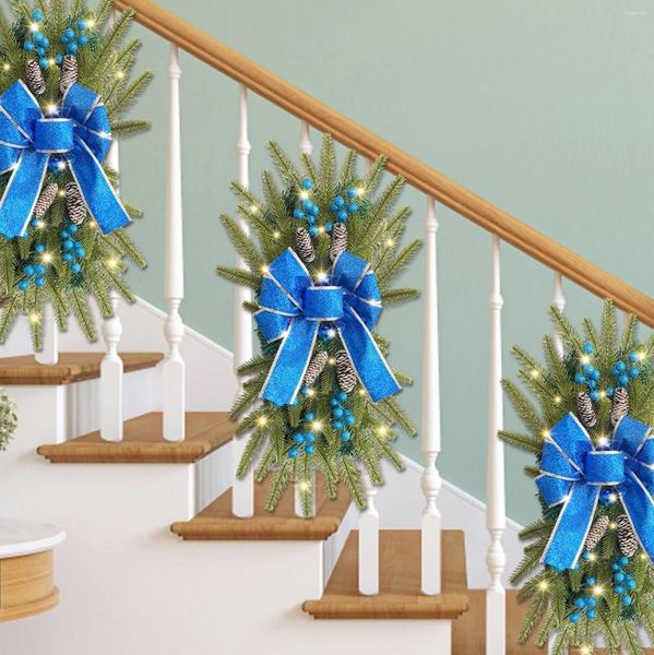 Dekorative Blumen Die schnurlosen Prelit -Treppenfutter -Schläfen -Weihnachtskränze für Haustür Kerzenringe draußen