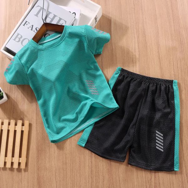 Summer Boys Giyim Setleri Çocuklar İçin Hızlı Kurutma Spor Takımları Çocuklar İçin Kısa Kollu Giysiler Setleri Genç Takipler 2 PCS/Set 240401