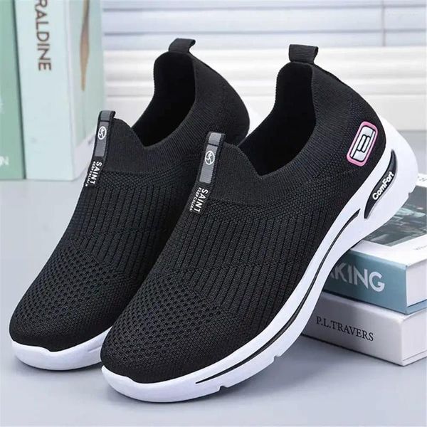 Lässige Schuhe atmungsaktive flache Sohle rote Frauen vulkanisieren 2024 Damen Sneakers Sports Casuals Sapatenes Chassure