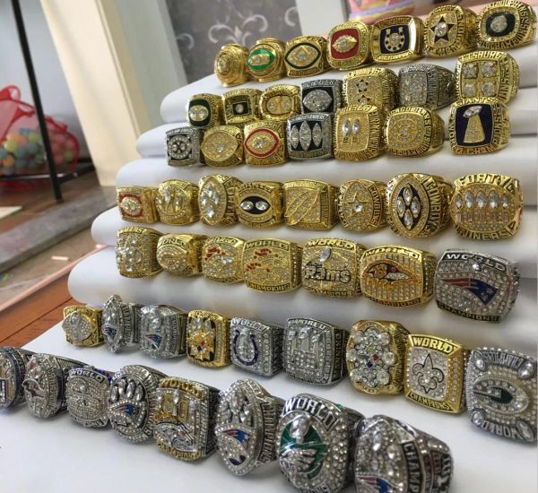 Anéis 55pcs 1966 a 2020 American Football Team Champions Champions Ring Set com Wooden Display Box Men Fan Souvenir Gift Wholesale