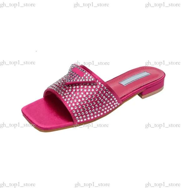 P Sandalendreieck Strass Slipon Sandalen Designer Slides Frauen Pantoffeln Luxus Sommerrutsche Ladies Beach Sexy Chunky Heels Klassiker Low Heel Slipper Schuhe 8641